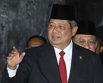 (English) Yudhoyono Urged to Set Up 1998 Human Rights Tribunal