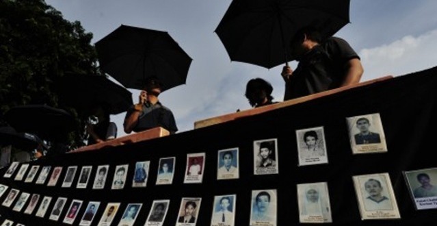 (English) Activists Call on Wise  Men to Solve Historic Human  Rights Abuses (English) Activists Call on Wise  Men to Solve Historic Human  Rights Abuses
