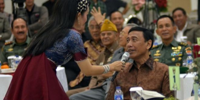 (Bahasa Indonesia) Angkat Wiranto Jadi Menteri, Jokowi Dikritik Pegiat HAM