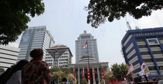 Nilai Positif Negatif Mahkamah Konstitusi Selama Setahun Nilai Positif Negatif Mahkamah Konstitusi Selama Setahun