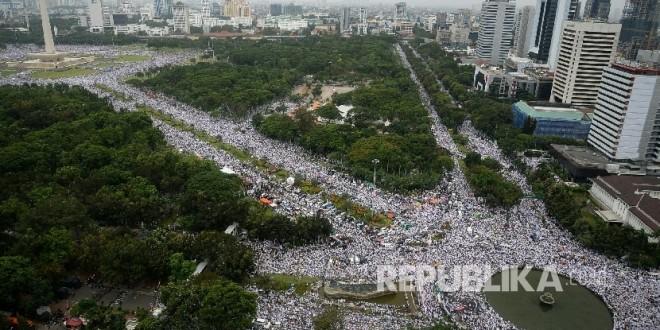 (English) The Alliance Between Indonesia’s Islamic Conservatives and Politicians Cannot Last