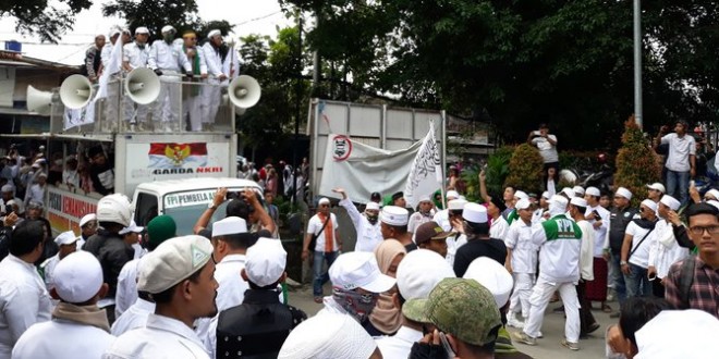Demo FPI atas TEMPO Intimidasi terhadap Pers Demo FPI atas TEMPO Intimidasi terhadap Pers