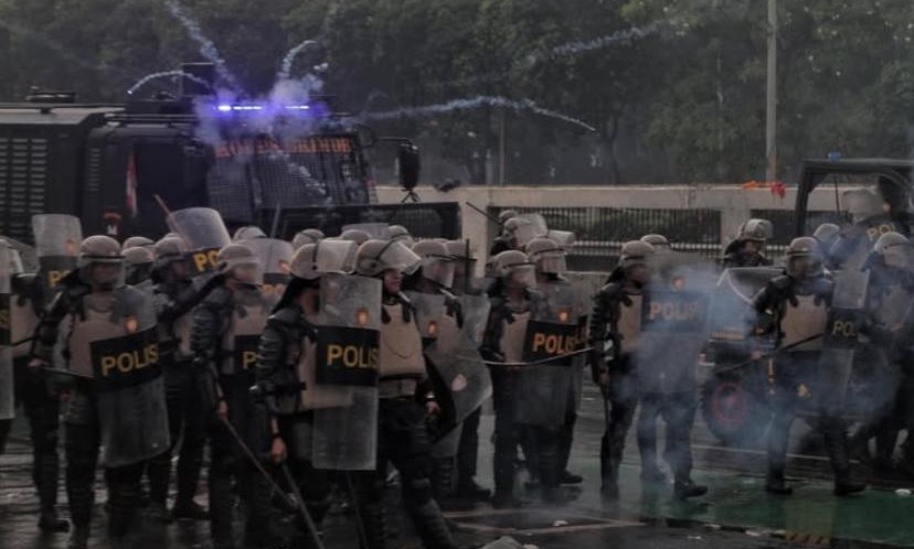 Represi Aparat dan Gagalnya Transformasi Polri di Tengah Bebalnya Elite Politik